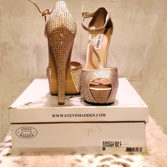 Steve Madden Champagne T-Strap Platform Sandal w/ Aurora Borealis Crysta… - Picture 7 of 7